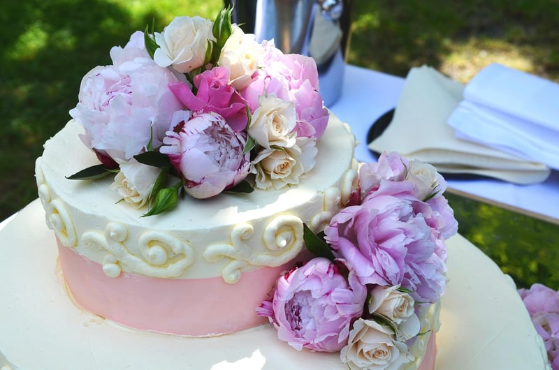 Celestial Charm Wedding Cake